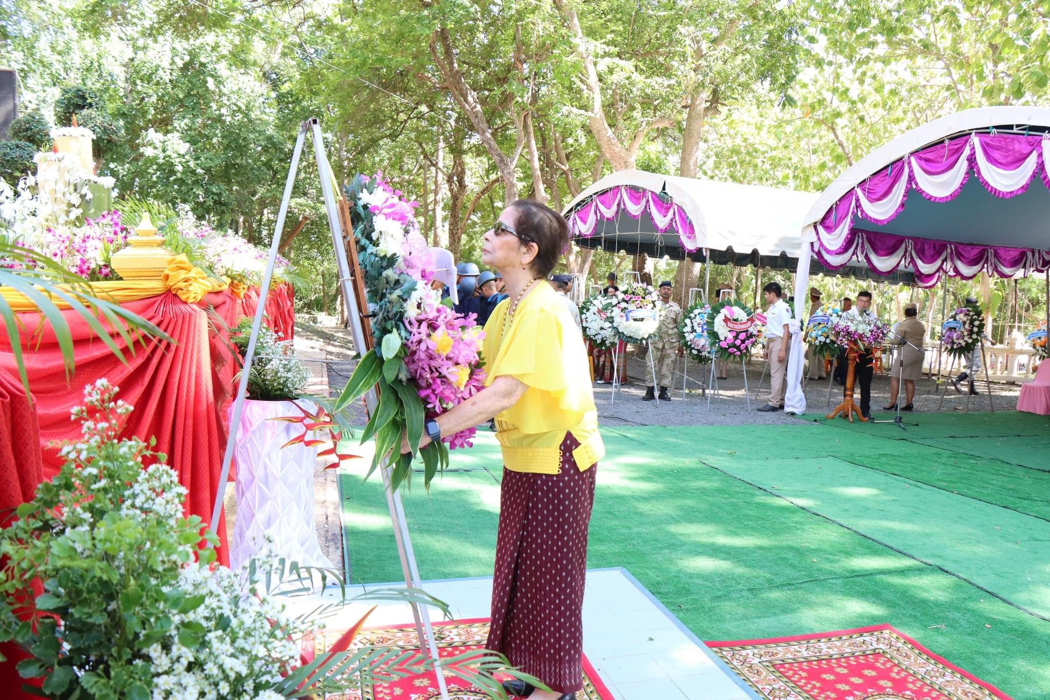 พิธีวางพวงมาลาสักการะอนุสาวรีย์พระเจ้าวรวงศ์เธอ พระองค์เจ้าวิภาวดีรังสิต และพิธีบำเพ็ญกุศลวันบุญสารทเดือนสิบ