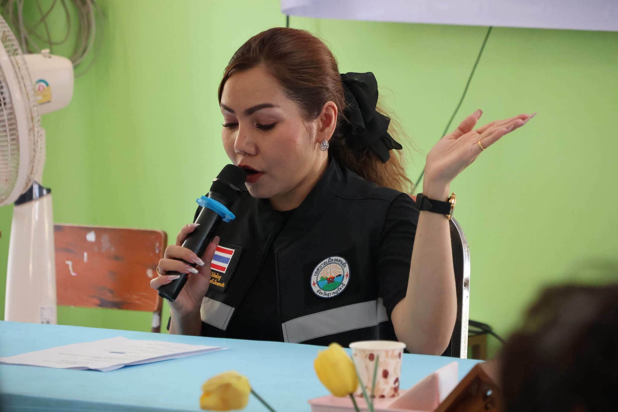 ร่วมประชุมกับคณะกรรมการสถานศึกษา เรื่องการจัดงานประจำปีของโรงเรียนและสืบสานประเพณีสงกรานต์