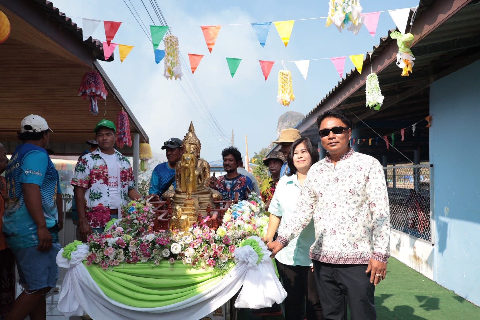 ร่วมพิธีบวงสรวงหลวงพ่อสามพี่น้อง
(หลวงพ่อโสธร หลวงพ่อทอง หลวงพ่อบ้านแหลม)