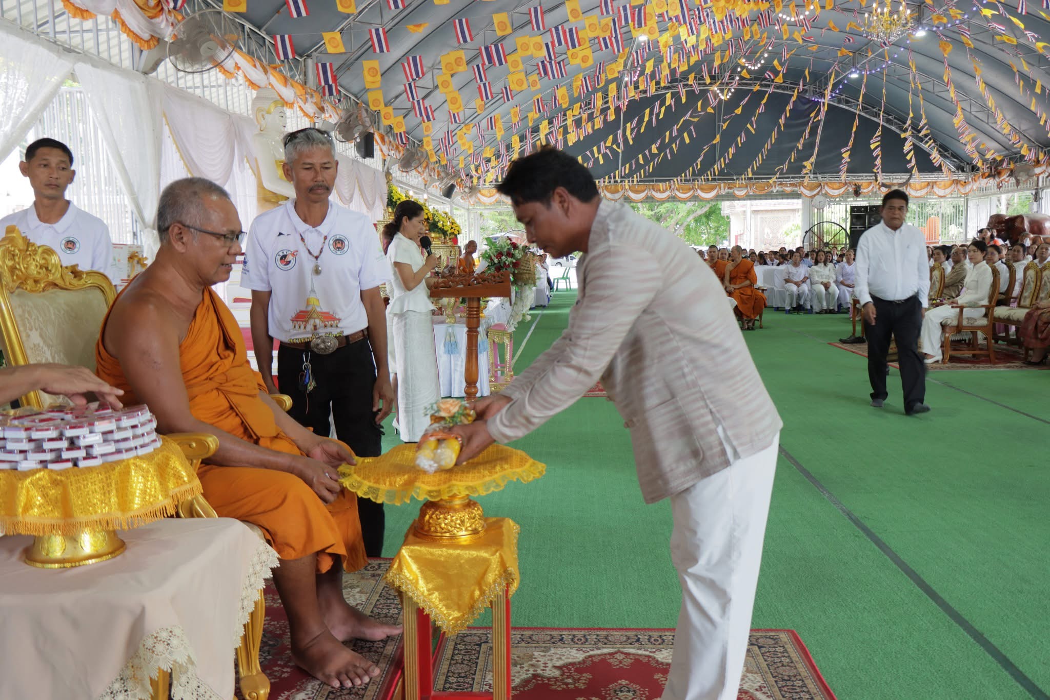 เทศบาลเมืองดอนสัก ร่วมพิธีสมโภชและถวายเทียนพรรษา สืบสานประเพณีพุทธศาสนา เทิดไท้องค์ราชัน ครั้งที่ 11